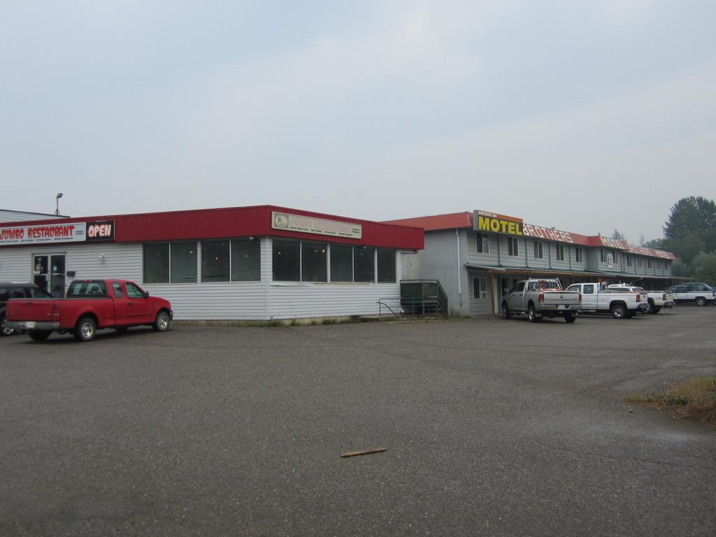 Brothers Inn Motel Πρινς Τζορτζ Εξωτερικό φωτογραφία